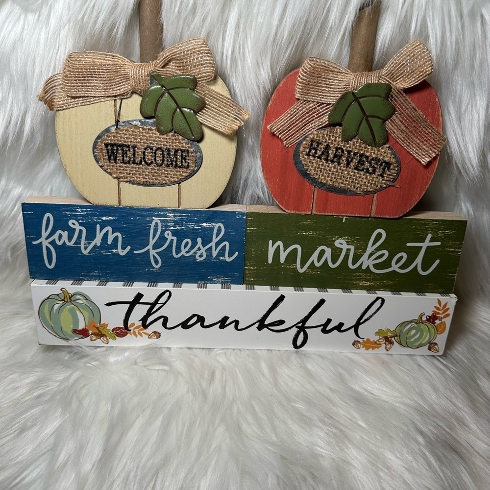 Fall Signs Farm Fresh Market with Pumpkins